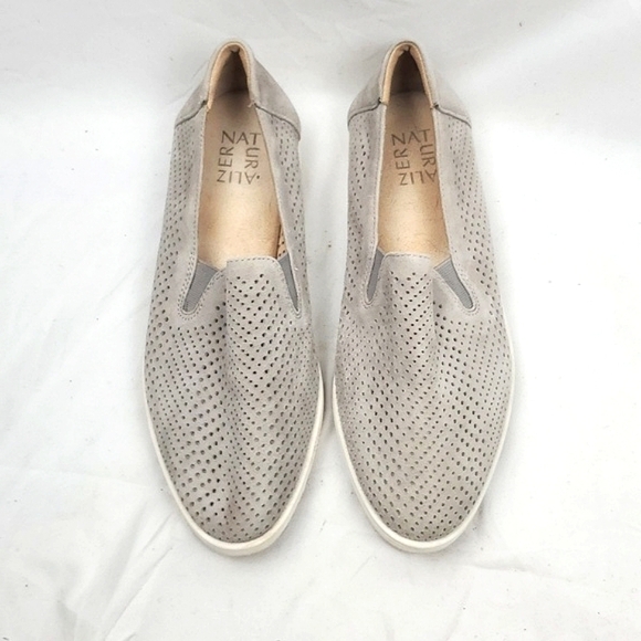 Naturalizer Donnie Gray Perforated Leather Slip On Loafer - Picture 2 of 9